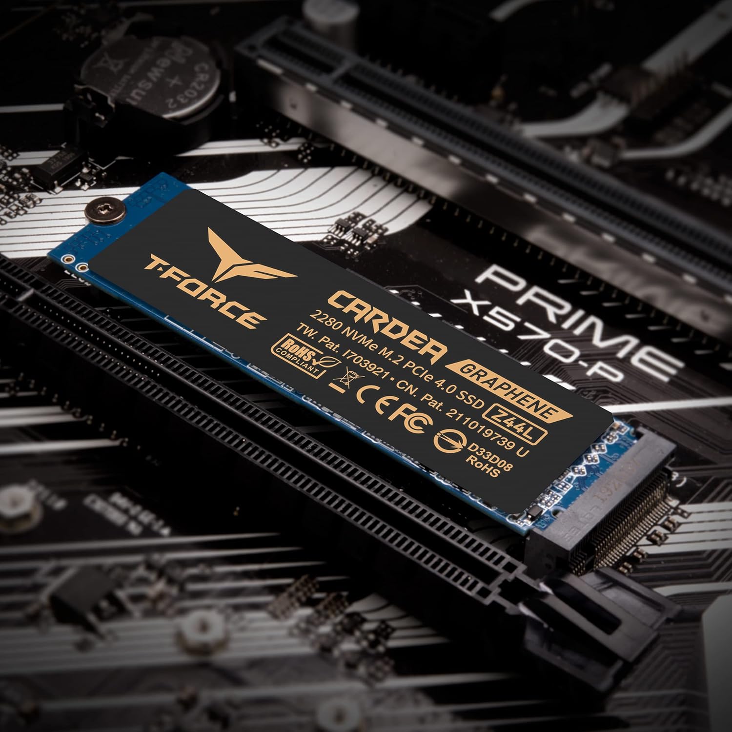 TeamGroup T-Force Cardea Z44L Nvme M.2 2280 Pcie Gen 4 Gaming SSD, 3D NAND TLC, SLC Cache, Graphene Heatsink, Internal Solid State Drive, High Performance, Low Latency